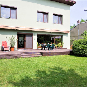 Vila deosebita Bucurestii Noi cu curte generoasa, zona frumoasa si linistita