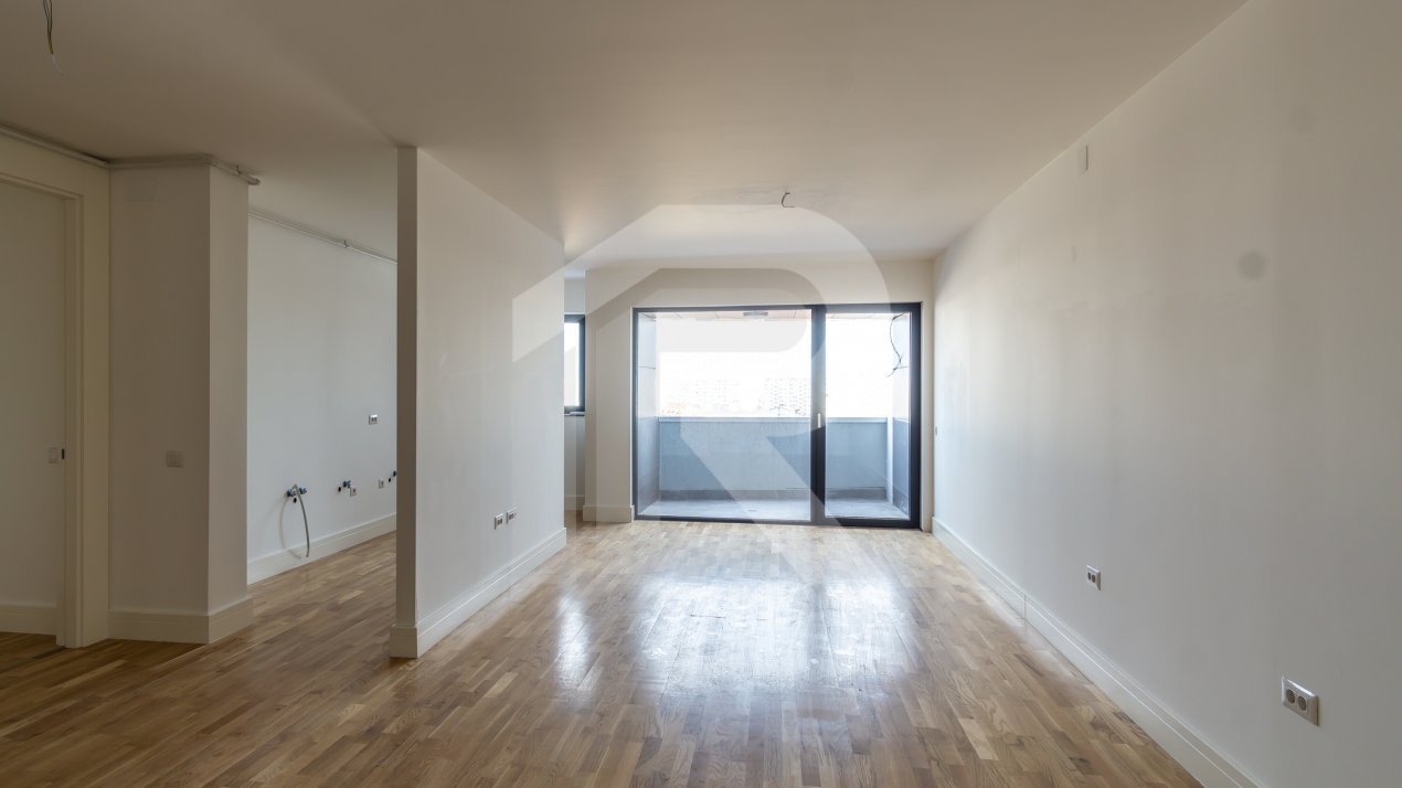 Apartament 3 camere, vedere spate, et 8/10, Complex 102 The Address, Comision 0%