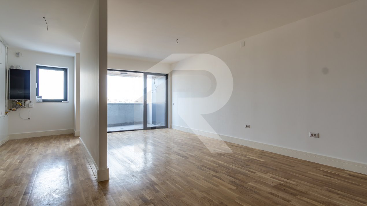 Apartament 3 camere, vedere spate, et 8/10, Complex 102 The Address, Comision 0%