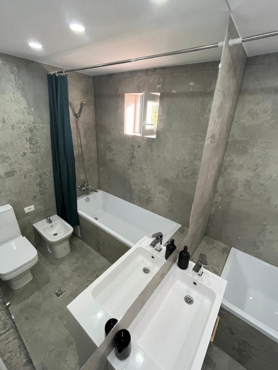 UNIRII, 3 CAMERE LUX-80 MP!