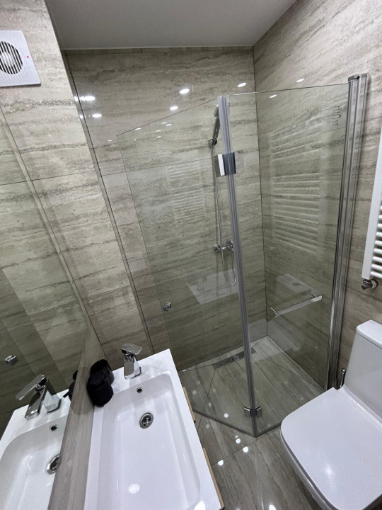 UNIRII, 3 CAMERE LUX-80 MP!