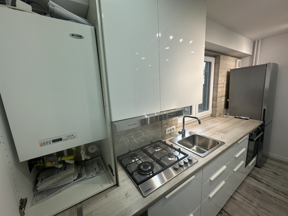 UNIRII, 3 CAMERE LUX-80 MP!