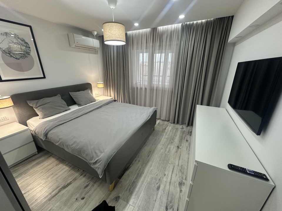 UNIRII, 3 CAMERE LUX-80 MP!