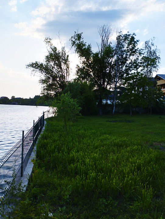 SUPER OCAZIE SE VINDE VILA DE LUX SI CASA DE OASPESTI IN BALOTESTI LA LAC