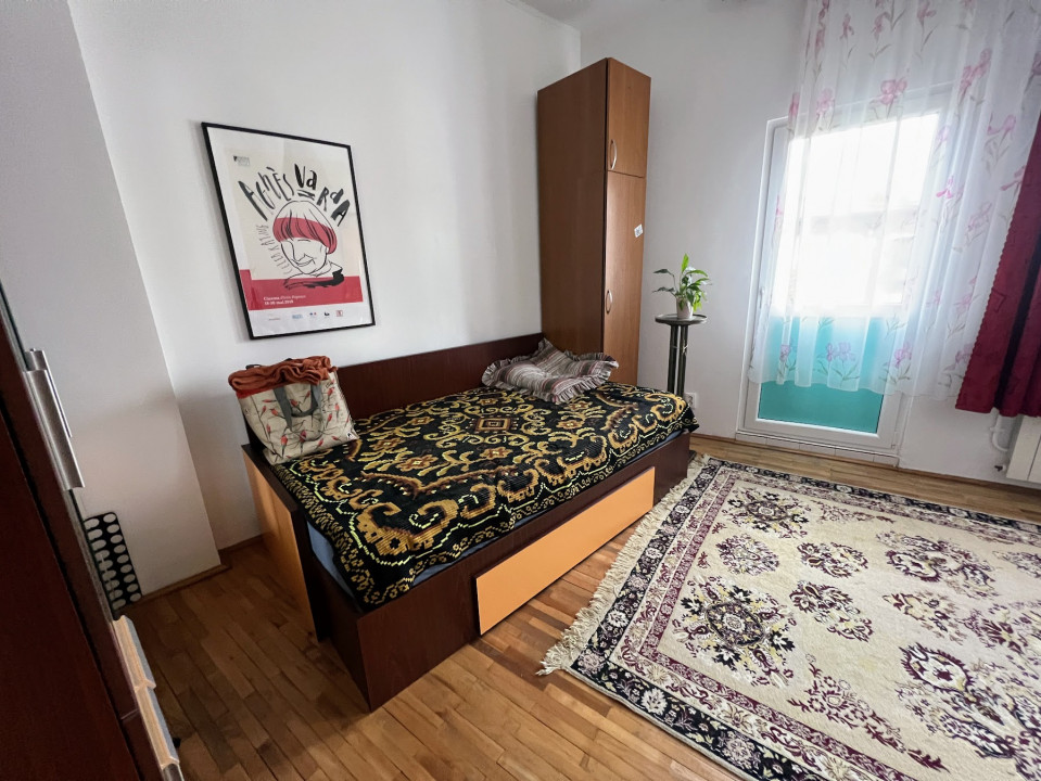 Apartament cladire centrala, intrare separata etaj+mansarda, 6 camere