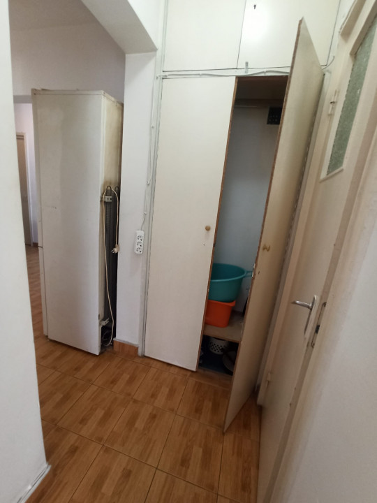 SUPER OFERTA SE VINDE APARTAMENT 3 CAMERE SPATIOS APROAPE DE METROU TINERETULUI