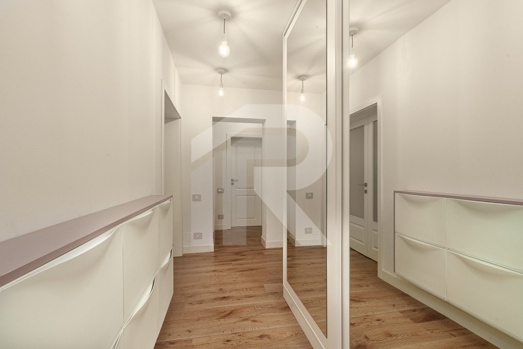 Apartament cu 4 camere pe Bulevardul Unirii