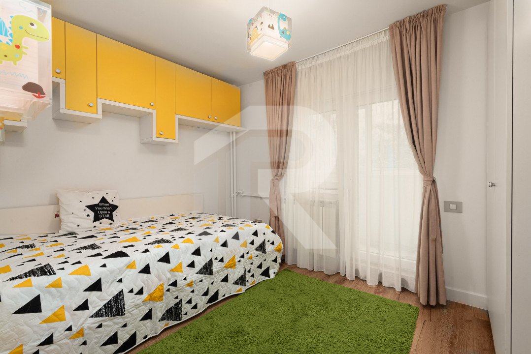 Apartament cu 4 camere pe Bulevardul Unirii