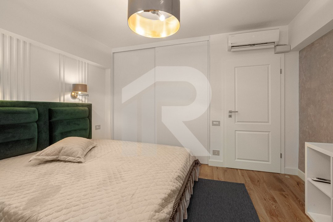 Apartament cu 4 camere pe Bulevardul Unirii