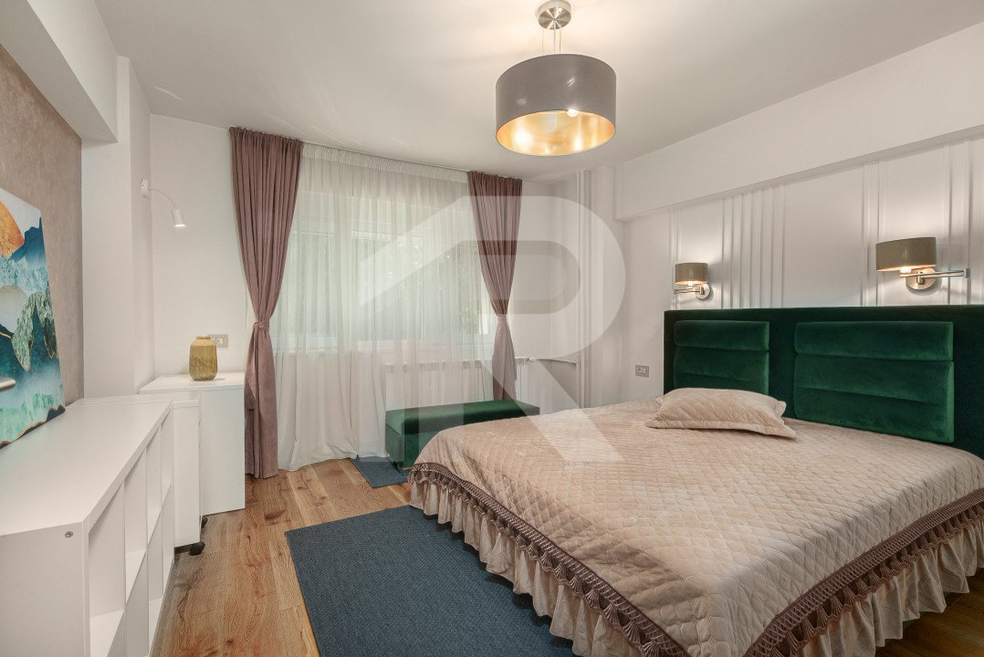 Apartament cu 4 camere pe Bulevardul Unirii