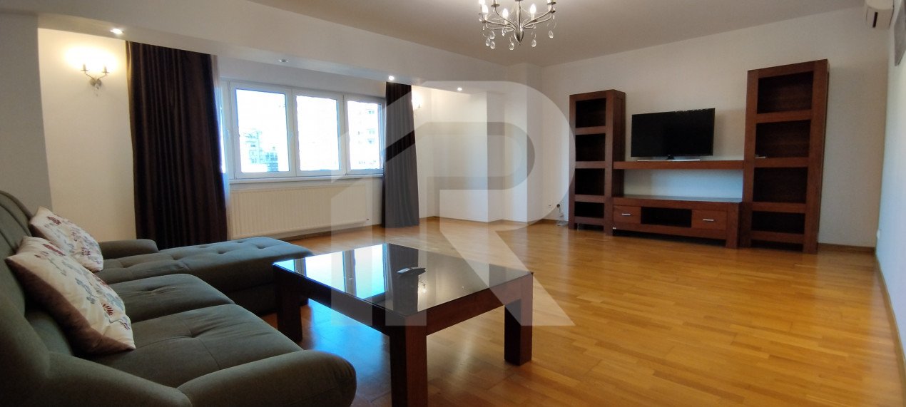 Apartament lux 3 camere+parcare Piata Alba Iulia