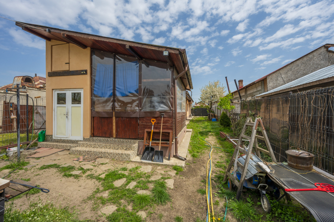 TANTAVA - GRADINARI, CASA 70 MP, LOT - 1557 MP!