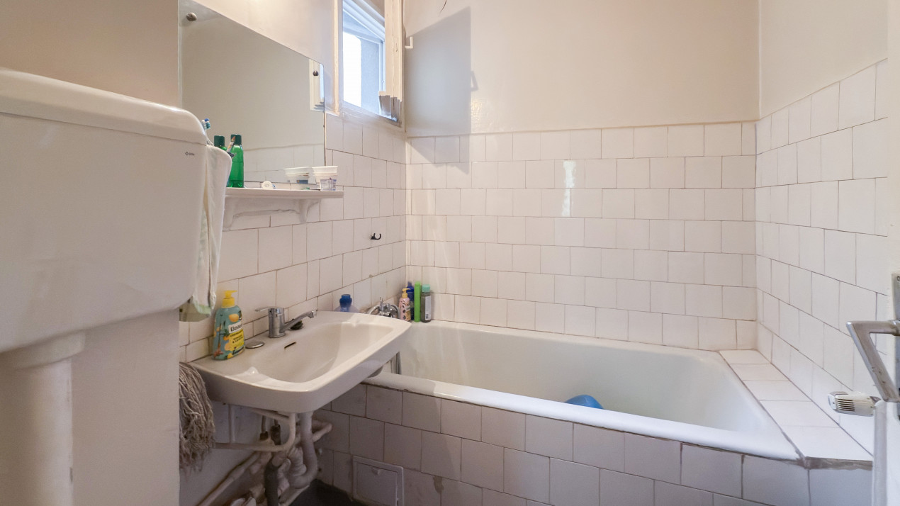 Apartament 2 camere, decomandat, etaj 3/4, Str. Brașov – Drumul Tabere