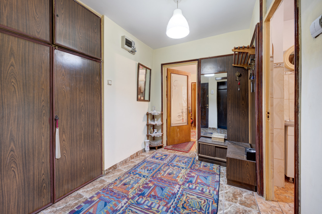 PIATA RAHOVA - STRADA VICINA, 3 CAMERE 70 MP, ETAJ 1! 
