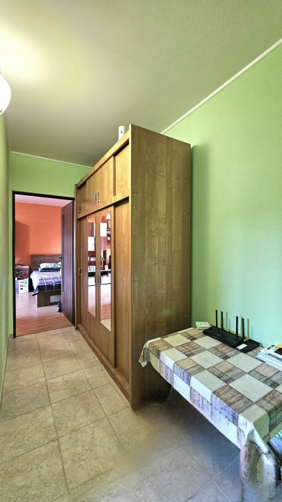 Apartament decomandat etaj 1 vedere libera 