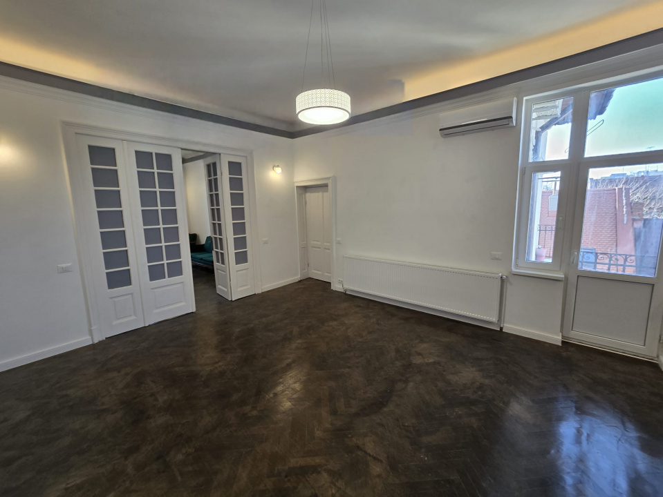 Închiriez apartament în vilă interbelică – Calea Dorobanți, 180 mp, etaj 3/3