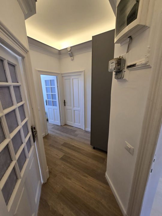 Închiriez apartament în vilă interbelică – Calea Dorobanți, 180 mp, etaj 3/3