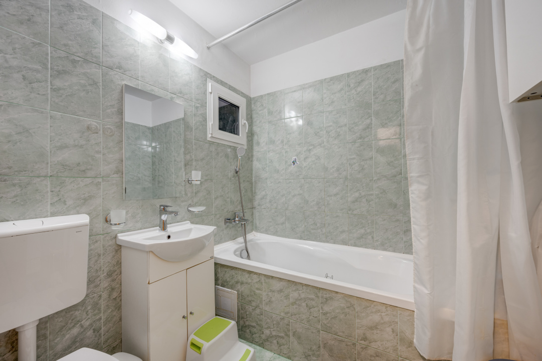 13 Septembrie, Marriott, str. Mihail Cioranu, etaj  1/10