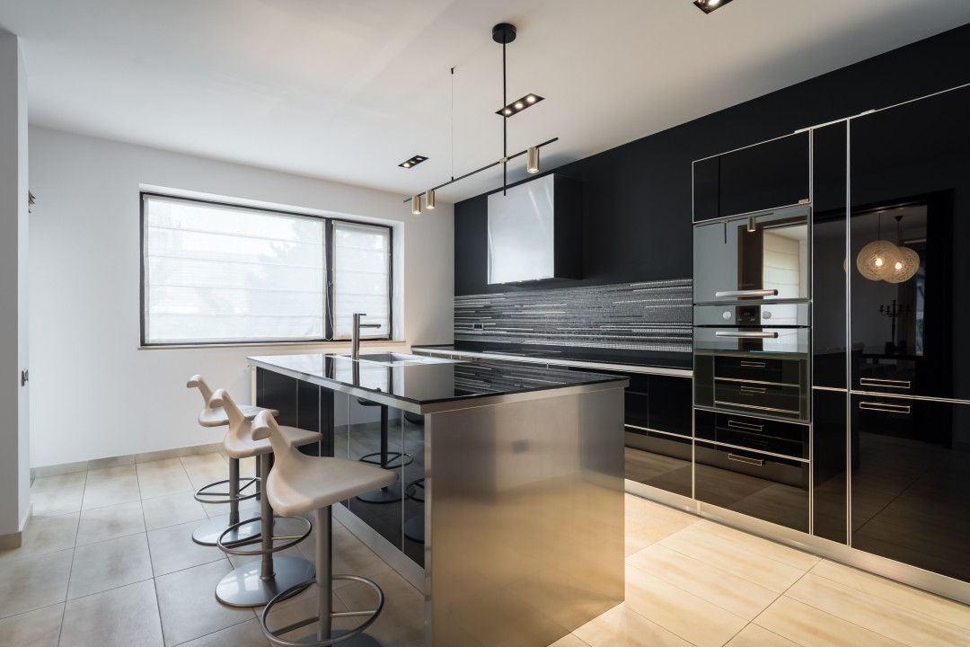 IANCU NICOLAE – COMPLEX TRAIAN, VILA 350 MP, LOT 750 MP!