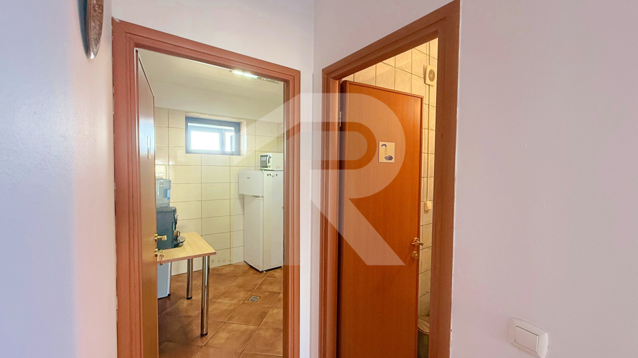 Spatiu birouri zona Mihalache - Turda in imobil mixt, 4 camere, 155 mp, 8 eur/mp