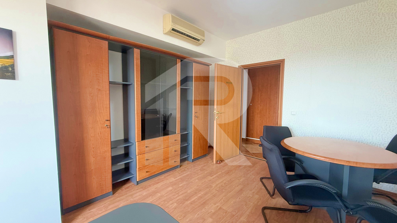 Spatiu birouri zona Mihalache - Turda in imobil mixt, 4 camere, 155 mp, 8 eur/mp