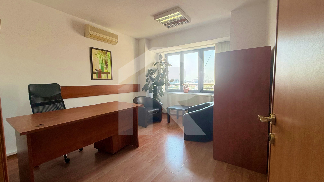 Spatiu birouri zona Mihalache - Turda in imobil mixt, 4 camere, 155 mp, 8 eur/mp