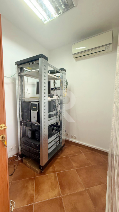 Spatiu birouri zona Mihalache - Turda in imobil mixt, 4 camere, 155 mp, 8 eur/mp