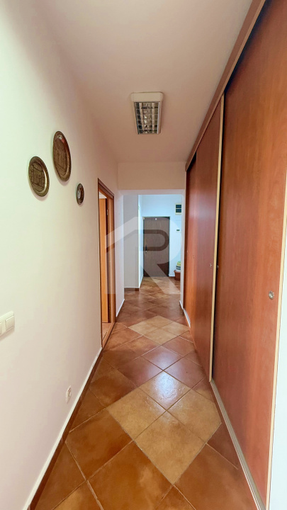 Spatiu birouri zona Mihalache - Turda in imobil mixt, 4 camere, 155 mp, 8 eur/mp