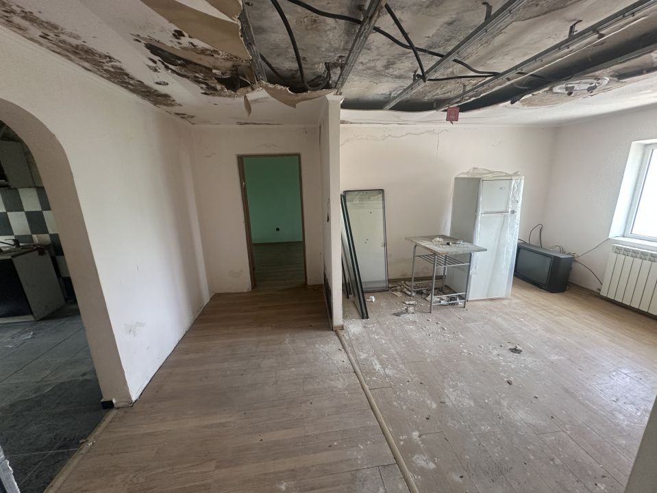 1 DECEMBRIE, 4 CAMERE 98 MP, LOT 22 MP PARCARE!