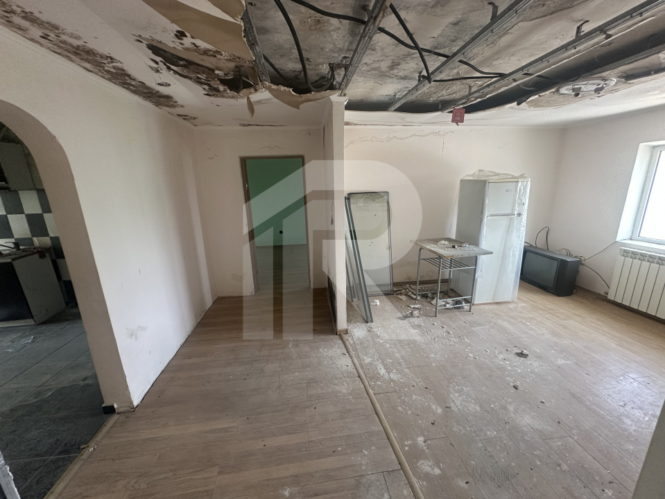 1 DECEMBRIE APARTAMENT 4 CAMERE 98 MP+LOT 22 MP PARCARE