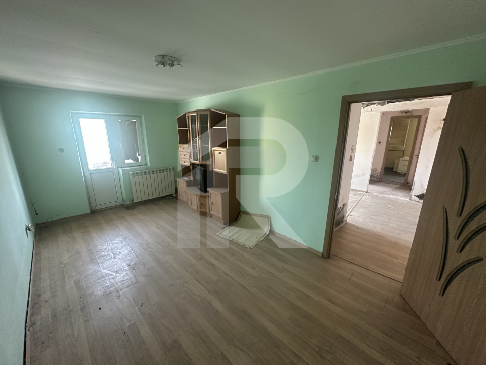 1 DECEMBRIE APARTAMENT 4 CAMERE 98 MP+LOT 22 MP PARCARE