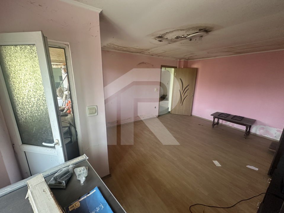 1 DECEMBRIE APARTAMENT 4 CAMERE 98 MP+LOT 22 MP PARCARE