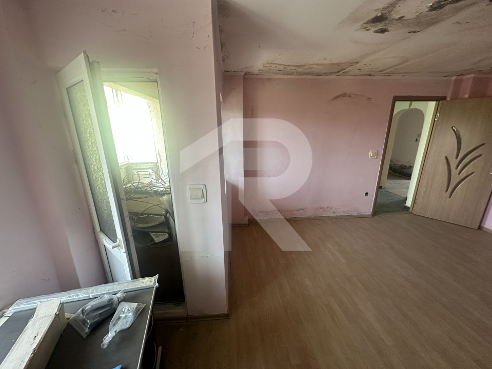 1 DECEMBRIE APARTAMENT 4 CAMERE 98 MP+LOT 22 MP PARCARE