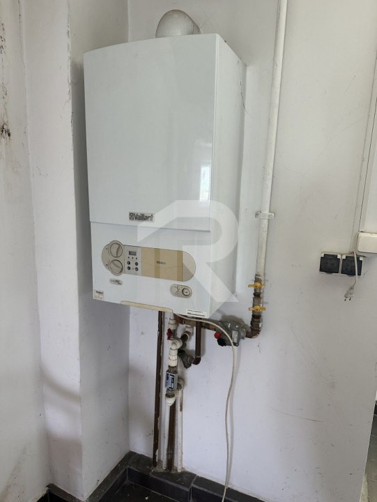 1 DECEMBRIE APARTAMENT 4 CAMERE 98 MP+LOT 22 MP PARCARE