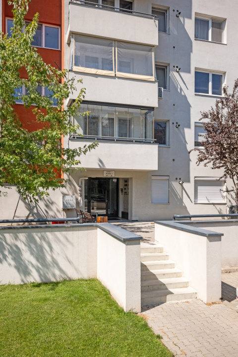 Baba Novac - Apartament Decomandat cu Vedere Libera 