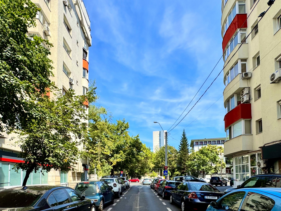 Garsoniera Mihalache-Turda. Pret excelent: 75.000 Euro!