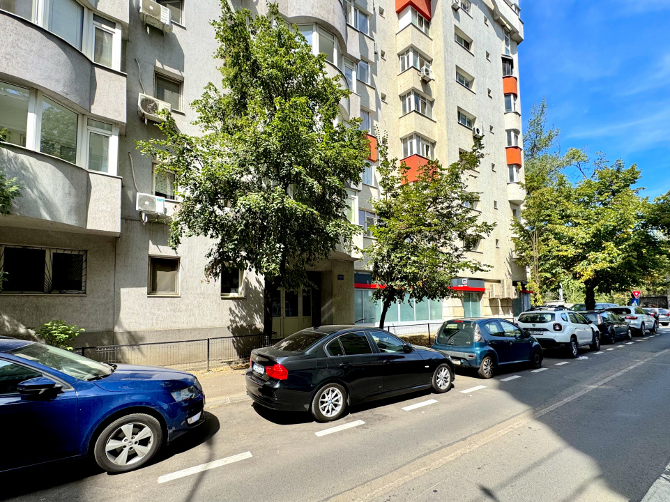 Garsoniera Mihalache-Turda. Pret excelent: 75.000 Euro!
