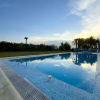 🏡 Reședință modernă 400 mp utili, teren 1.200 mp – deschidere directă la lac