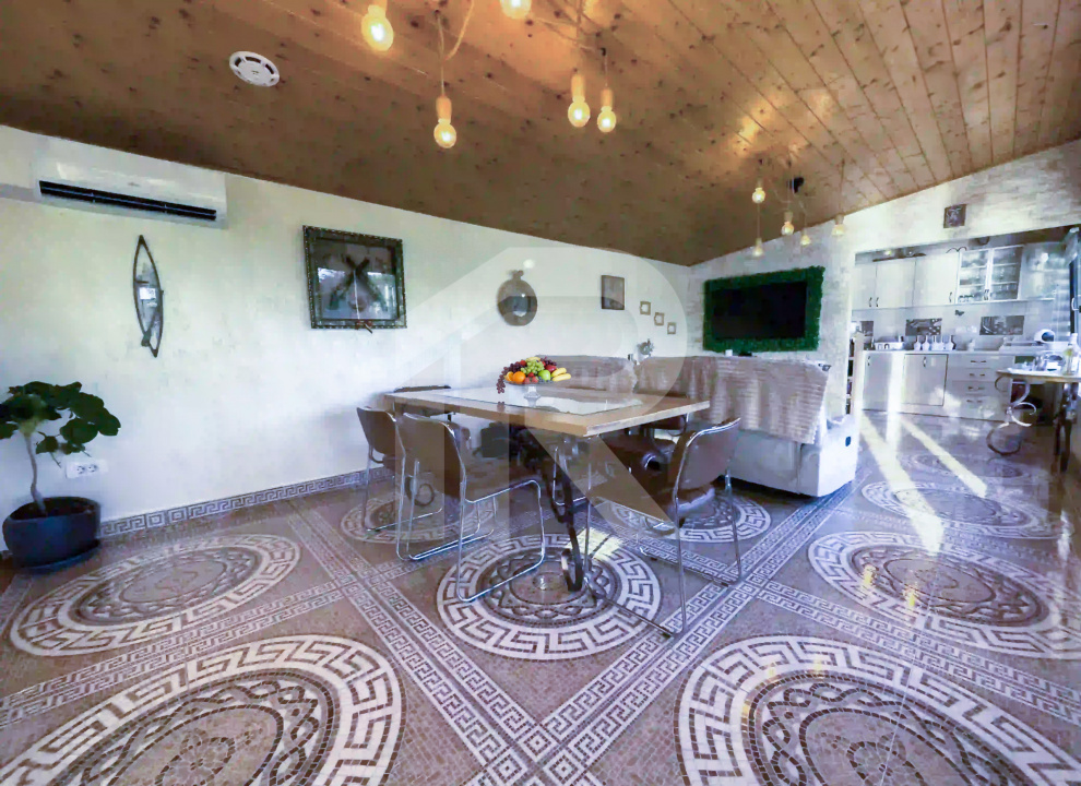 🏡 Reședință modernă 400 mp utili, teren 1.200 mp – deschidere directă la lac