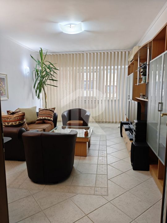 Vânzare apartament 3 camere – Ultracentral, Bloc Scala, Bd. Magheru