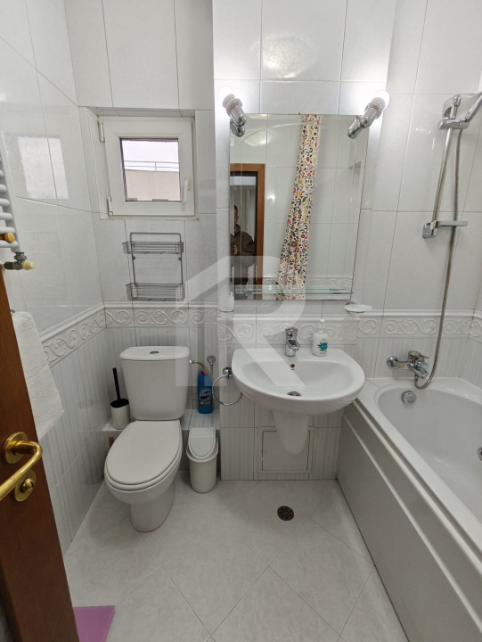 Vânzare apartament 3 camere – Ultracentral, Bloc Scala, Bd. Magheru