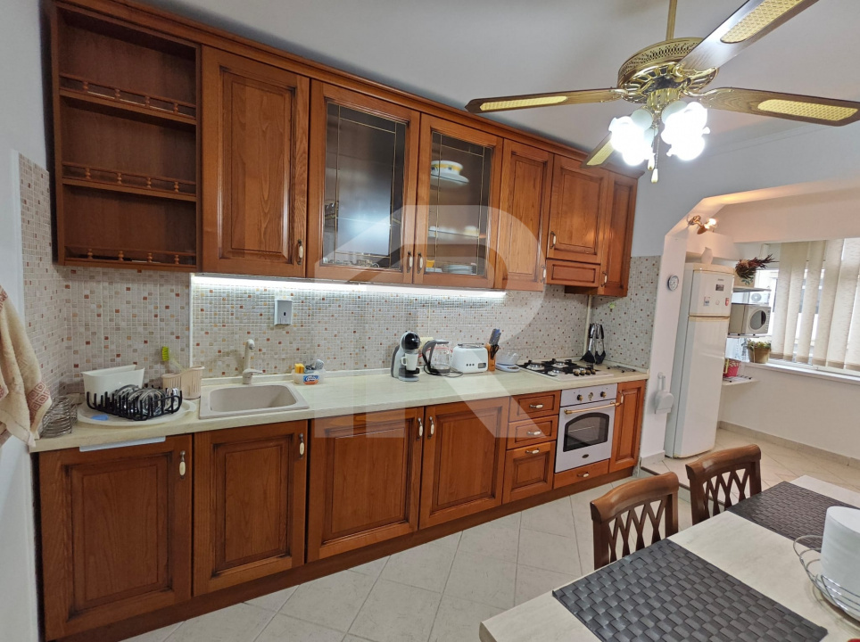 Vânzare apartament 3 camere – Ultracentral, Bloc Scala, Bd. Magheru