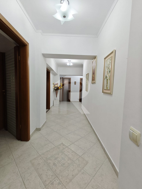 Vânzare apartament 3 camere – Ultracentral, Bloc Scala, Bd. Magheru