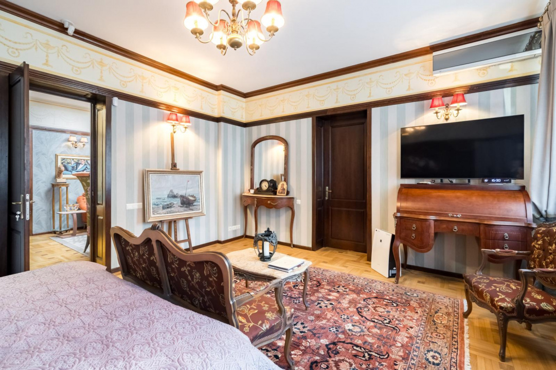 ARMENEASCA APARTAMENT 6 CAMERE 190 MP!