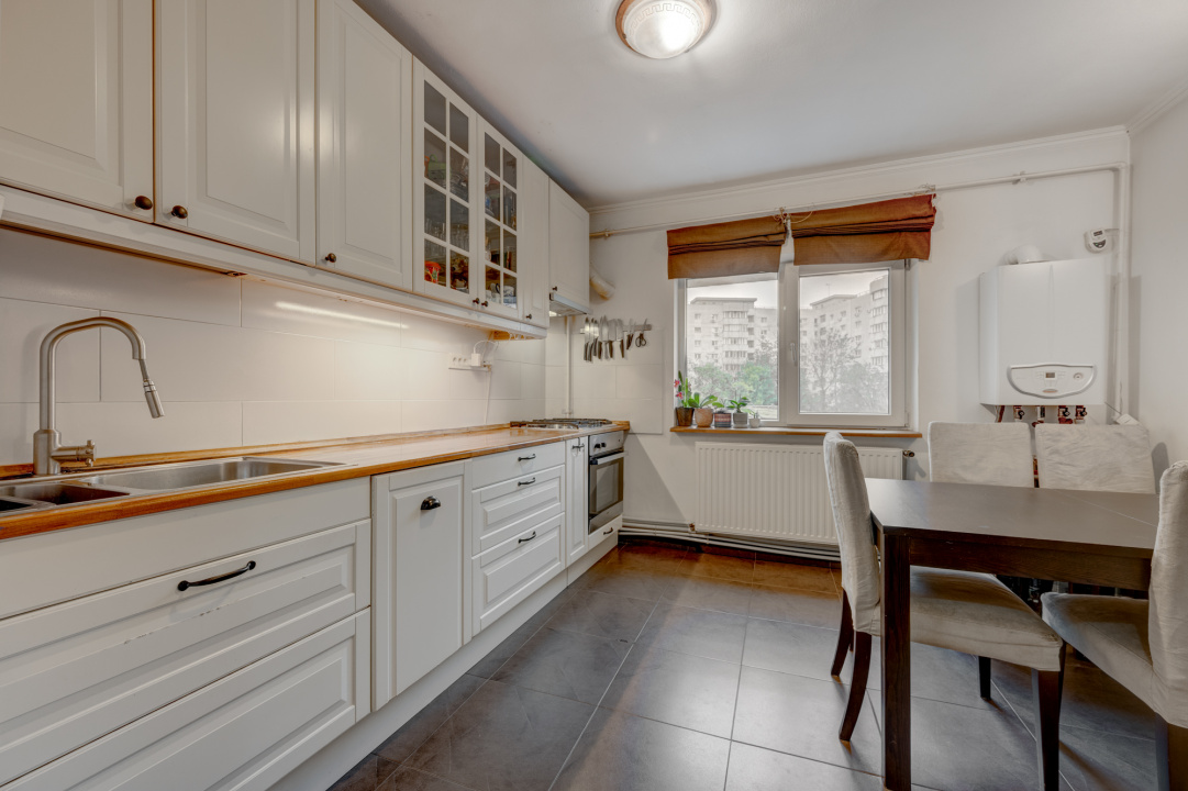 Mall Vitan - decomandat - centrală termica - bloc reabilitat - comision 0