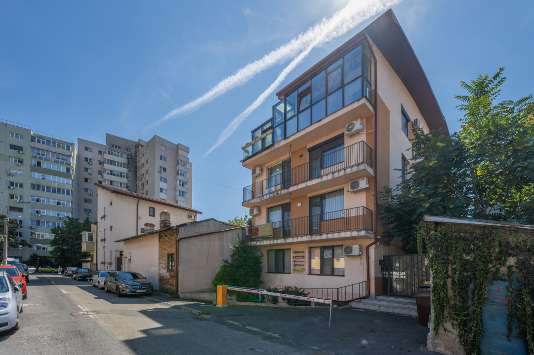 Apartament - birouri -  acces separat - loc de parcare - depozitare