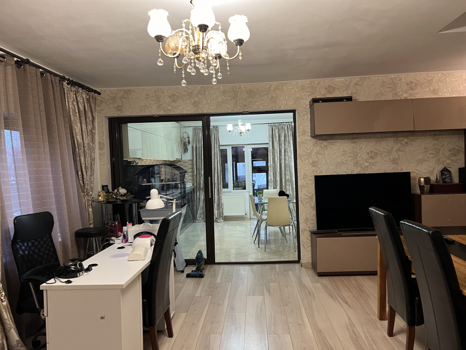 Vila de inchiriat Clinceni, 4 camere, 600 mp curte 