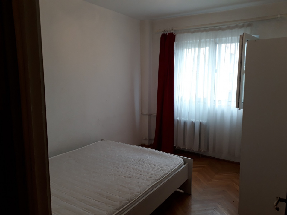 Mosilor, Dacia 4 camere vedere spate