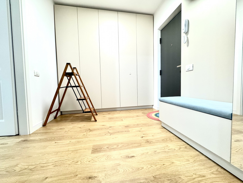 Apartament 2 camere nou revonat-Mega Mall