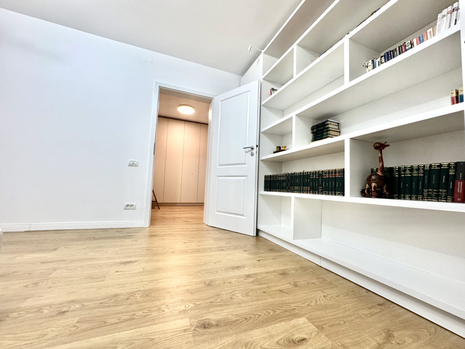 Apartament 2 camere nou revonat-Mega Mall